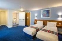 Travelodge Cardiff Airport Барри Экстерьер фото